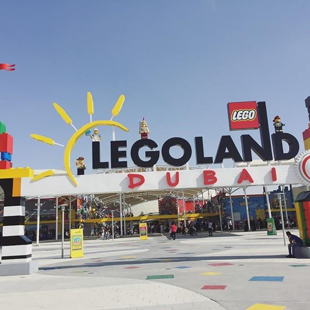 Today we took a break from our usual weekend eating and took a family trip to @legolanddubai - great fun all round 👍