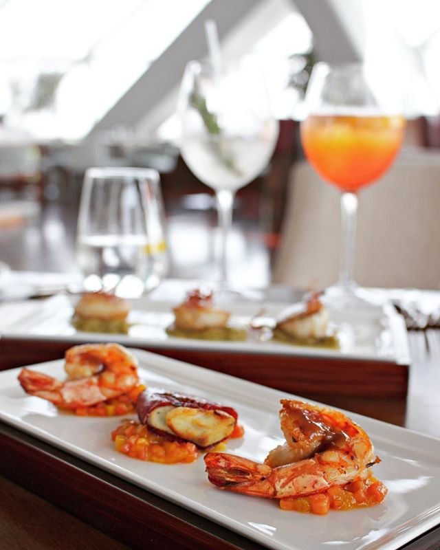 ✖️18 DEGREES✖️ A sneak-peek at the media preview for the new Mediterranean brunch launching @hyattcapitalgate next weekend. We would highly recommend the jumbo prawns and confit duck as your dishes of choice, while you admire the view from the world’s furthest leaning building ・
・
・
#OutAndAboutUAE #HyattCapitalGate #InstaFood #InstaDubai #FoodBlogger #InAbuDhabi #AbuDhabiFoodie #EEEEEATS #UAEbloggers #GetInMaBelly #BuzzFeast #BuzzFeedFood #f52grams #FeedFeed #LoveFood #BeautifulCuisines #Brunch #FoodAndWine #TryItOrDiet #EatFamous #FeedYourSoul #ForkYeah #NoLeftovers #FoodPornShare #EatTheWorld #AlwaysHungry #DailyFoodFeed #SeaFood #ThatHotelGuy #MediterraneanFood